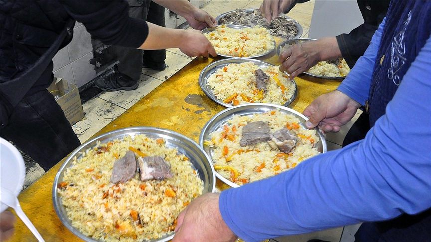 В Кыргызстане отдают предпочтение коллективным ифтарам