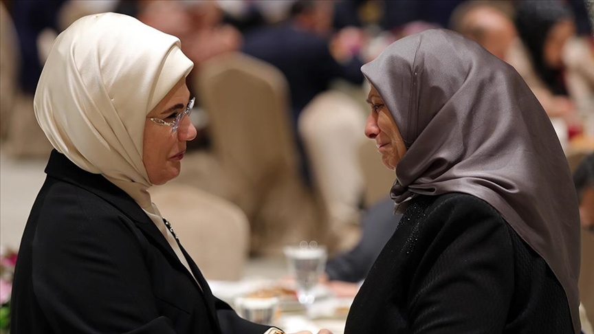 Şiddeti el ele verip sevgi ve merhameti çoğaltarak yeneceğiz