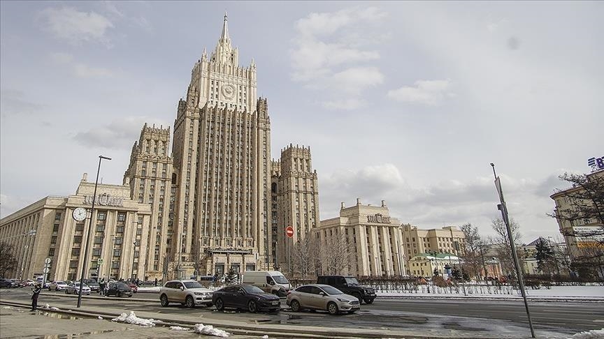 La Russie impose des sanctions à 13 responsables britanniques