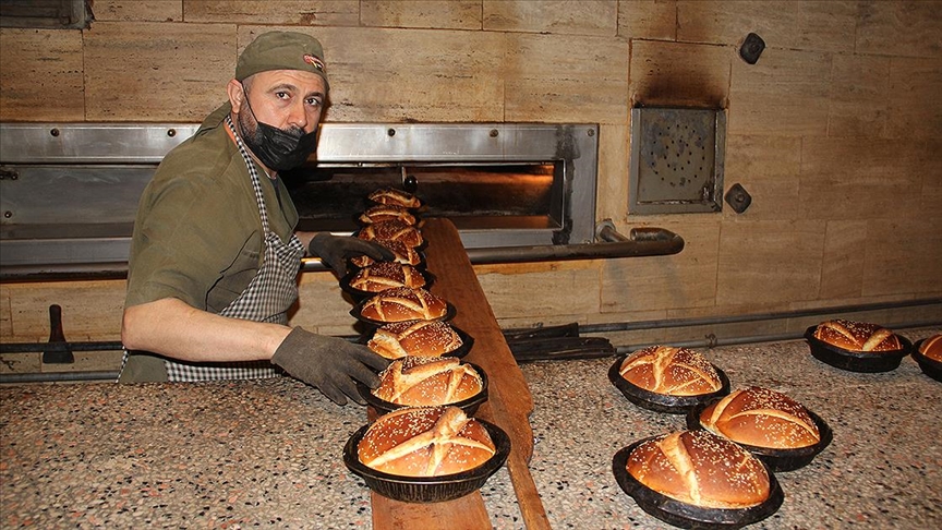 Söke'nin tescilli lezzeti "tatlı maya ekmeği"