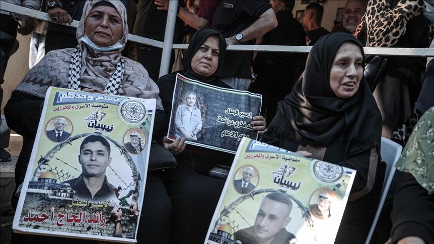 يوم الأسير الفلسطيني.. حقائق وأرقام (إطار)