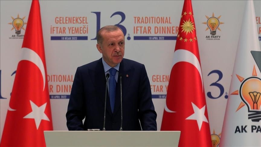 Erdogan : "La Turquie poursuivra ses efforts d'abord pour une trêve puis la paix durable en Ukraine"
