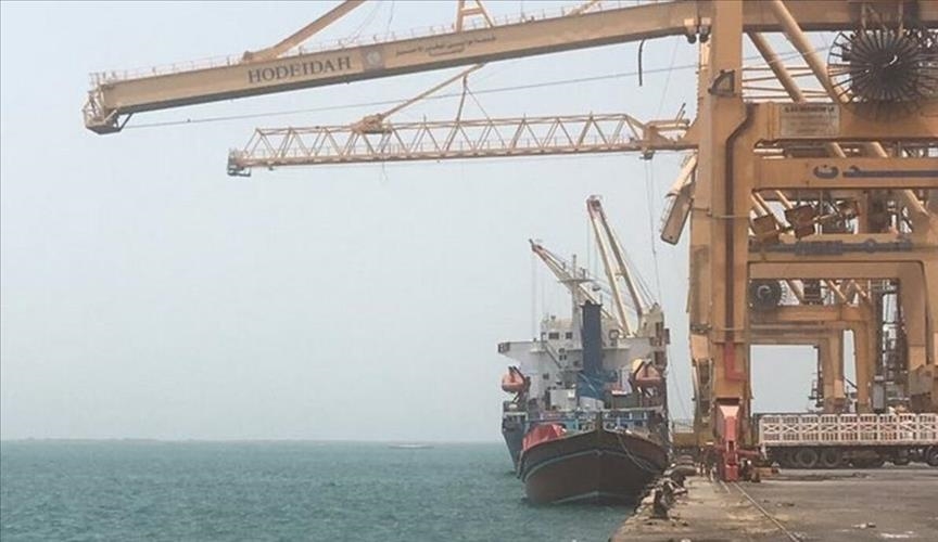 الحكومة اليمنية تمنح تصاريح دخول 7 سفن نفطية إلى الحديدة