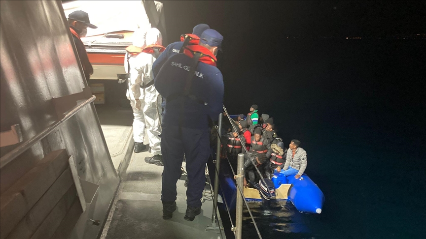 У берегов Измира задержаны 26 нелегальных мигрантов