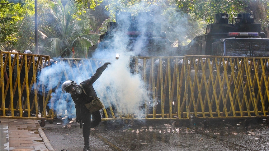 1 killed, 12 injured in Sri Lanka after police fire at anti-gov't protestors