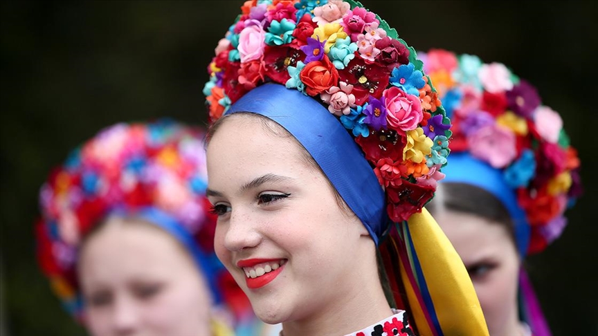 Provalarını sığınakta yapan Ukraynalı çocuklar, 23 Nisan'da İzmir'de dans edecek 
