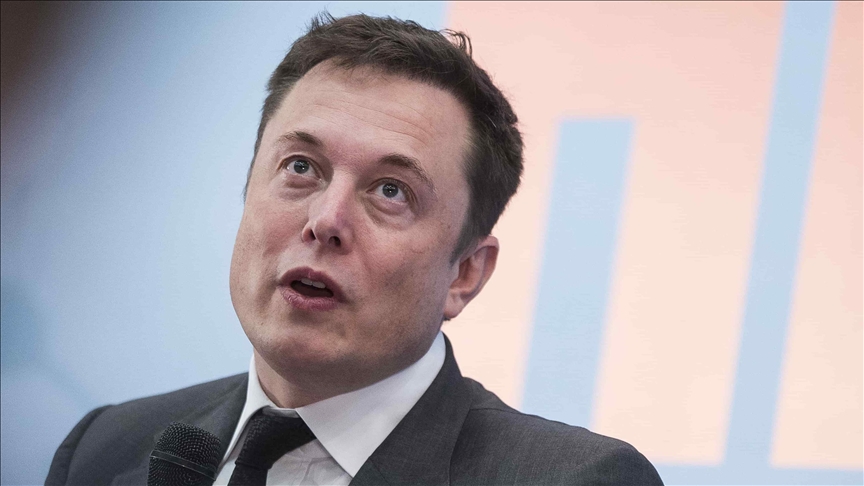 Elon Musk evalúa lanzar una oferta pública para adquirir Twitter