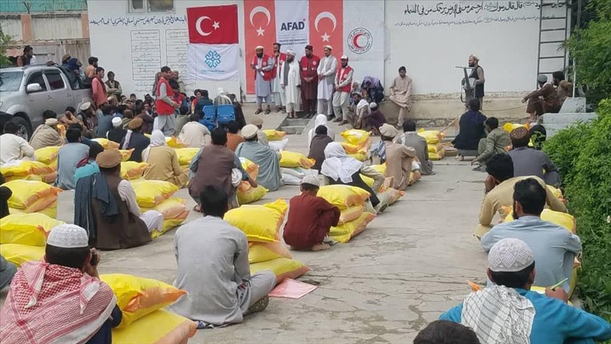 توزیع کمک‌های بشردوستانه ترکیه میان نیازمندان افغانستان