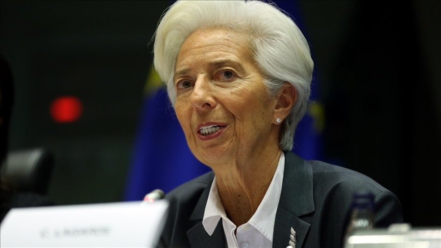 ECB Başkanı Lagarde, faiz artırımı için bu yıl güçlü bir ihtimal olduğu sinyalini verdi