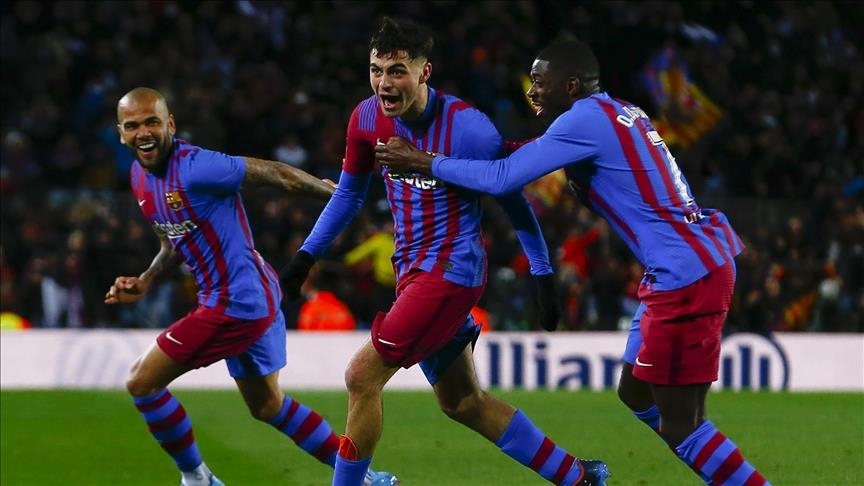 Barcelona edge out Real Sociedad as Sergio Busquets goes down in club history