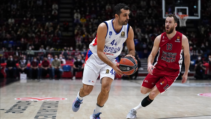 AX Armani Exchange Milan beat Anadolu Efes, tie EuroLeague playoff series