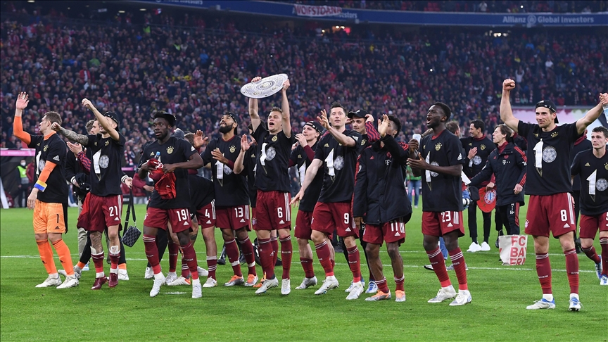 Bayern Munich win 10th straight Bundesliga title