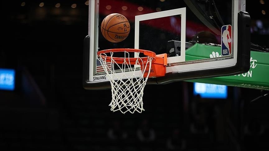 Phoenix Suns seride avantajı yakaladı