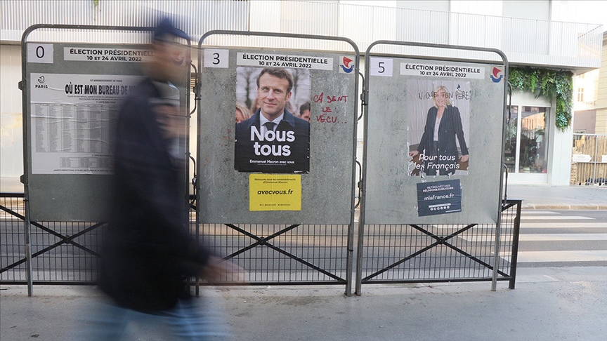 Fransa'da halk yeni cumhurbaşkanını seçiyor
