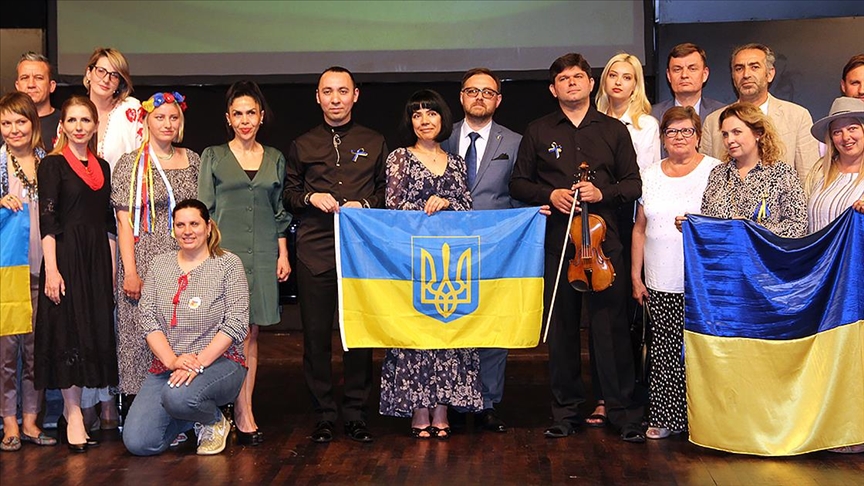 Antalya'da Ukrayna vatandaşlarına yönelik yardım konseri düzenlendi