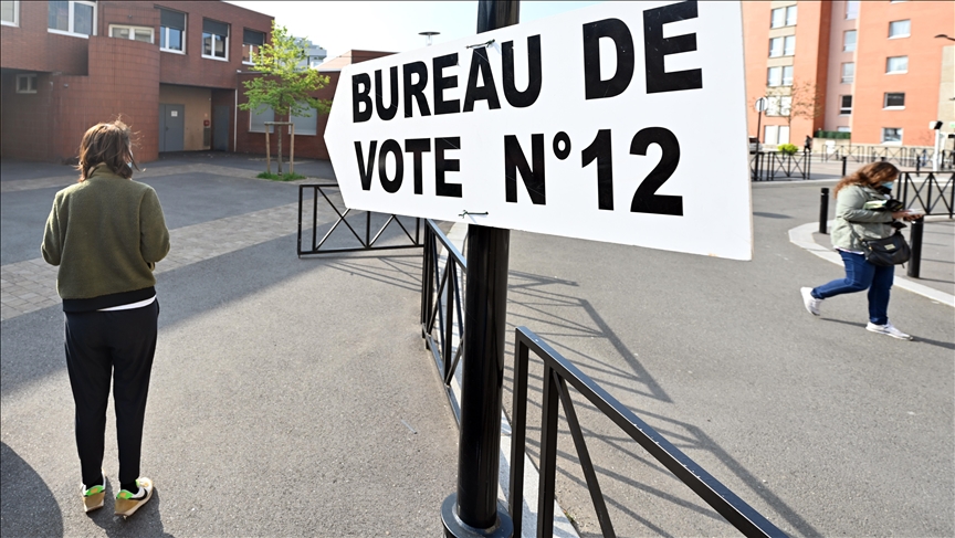 2nd round of French presidential election records low voter turnout