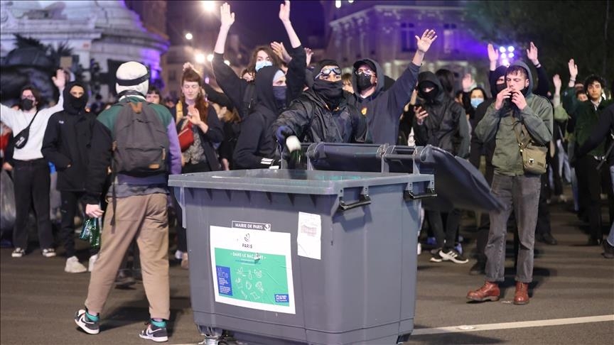 Anti-Macron protesters clash with police after French presidential election results