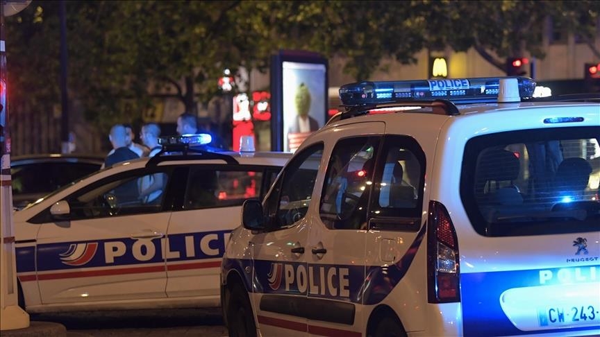 Polisi tembak mobil di Paris, 2 orang tewas