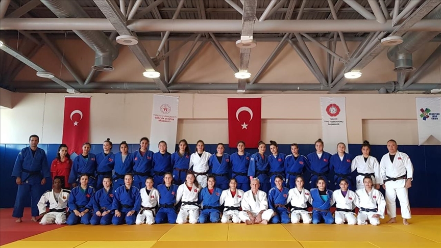 Турецкие дзюдоистки продолжают подготовку к Кубку Европы