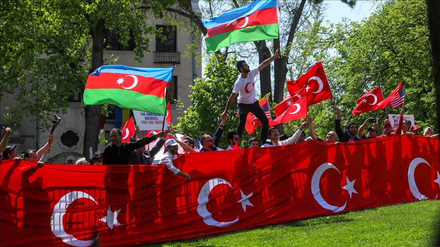 Washingtonda buluşan Türklerden şehit diplomatlara anma, Ermeni iddialarına tepki