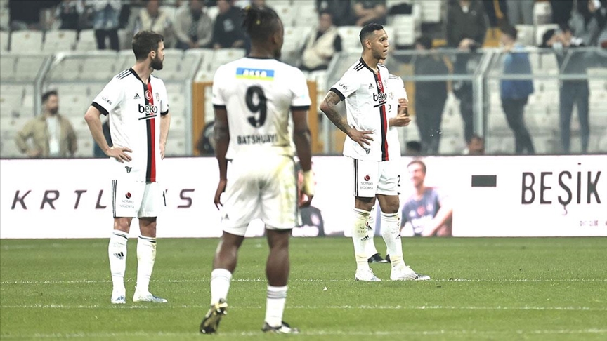 Beşiktaş'ta düşüş sürüyor  