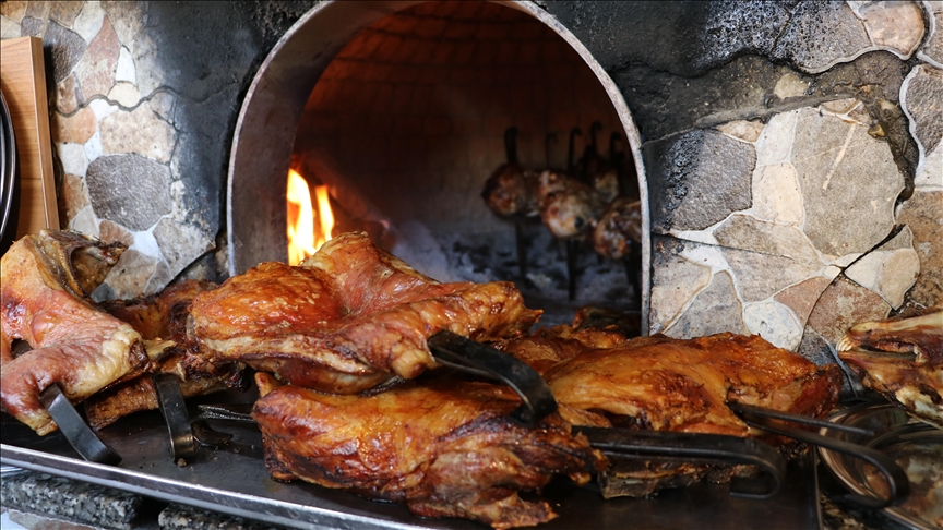 Denizli'nin tescilli lezzeti: Tandır kebabı