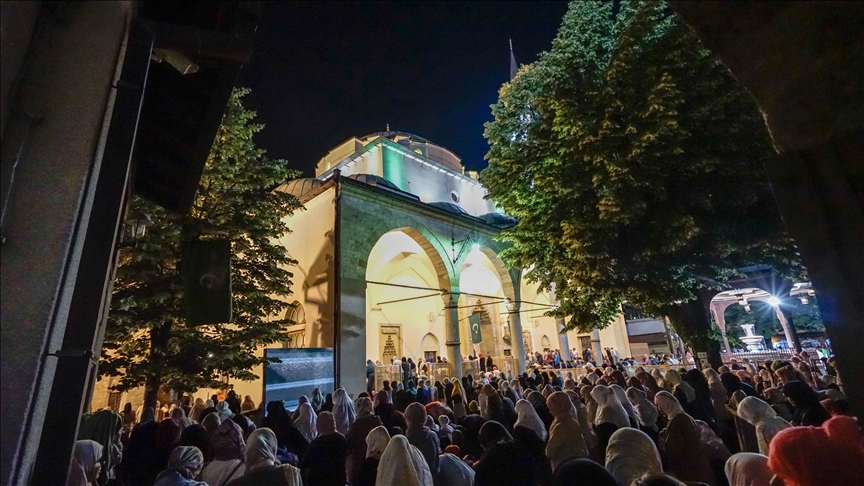 Muslimani sutra obilježavaju Lejletu-l-kadr, noć vrijedniju od hiljadu mjeseci