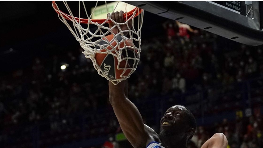 Anadolu Efes yarın Dörtlü Final için sahaya çıkacak