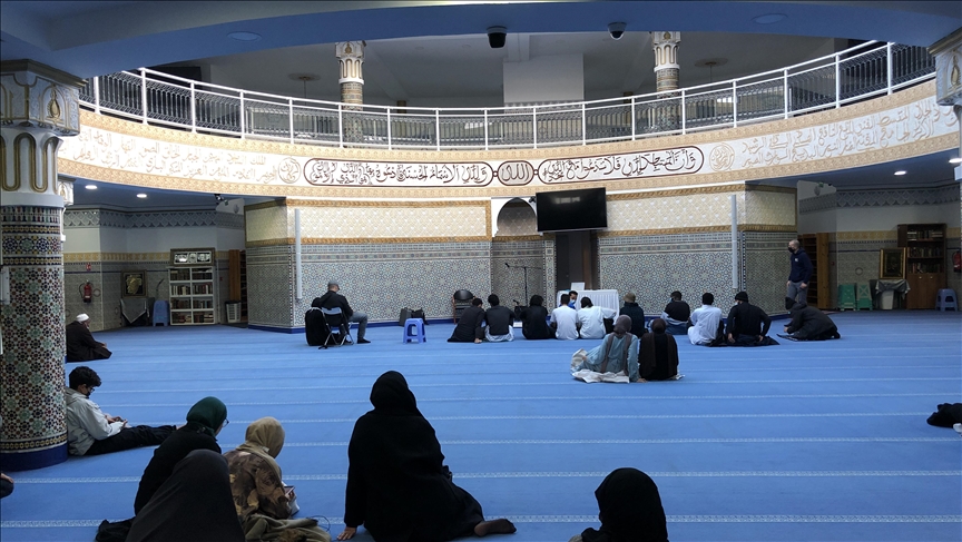 Fransa'da iki mescide İslam karşıtı yazılar yazıldı