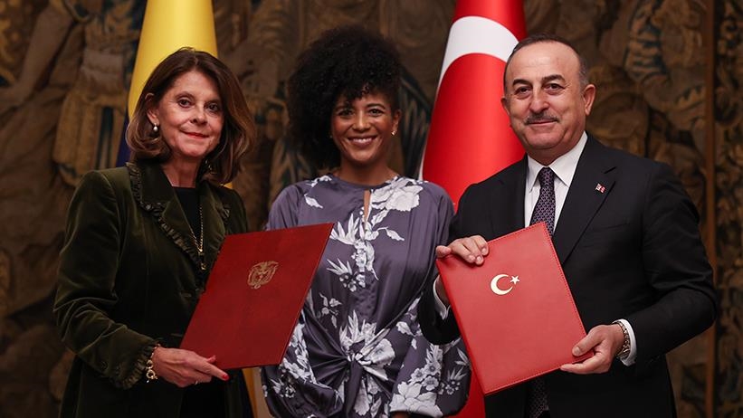 Vicepresidenta y canciller de Colombia afirma que Turquía es líder en la búsqueda de la paz en el mundo