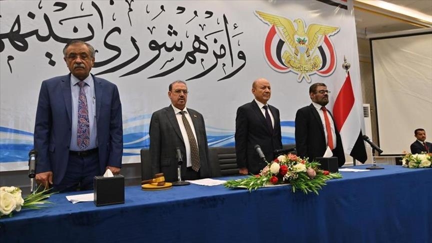 اليمن.. الحكومة تبحث تنفيذ خطة "الرئاسي" لتطوير العاصمة المؤقتة