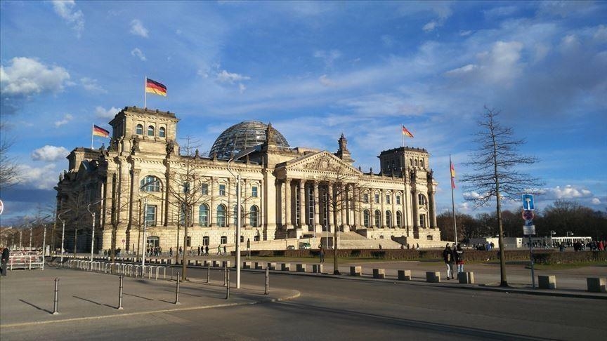 Parlemen Jerman izinkan pengiriman senjata berat ke Ukraina