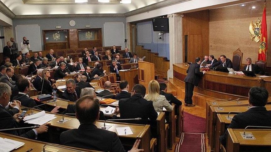 Парламент Черногории проголосовал за кабинет Дритана Абазовича