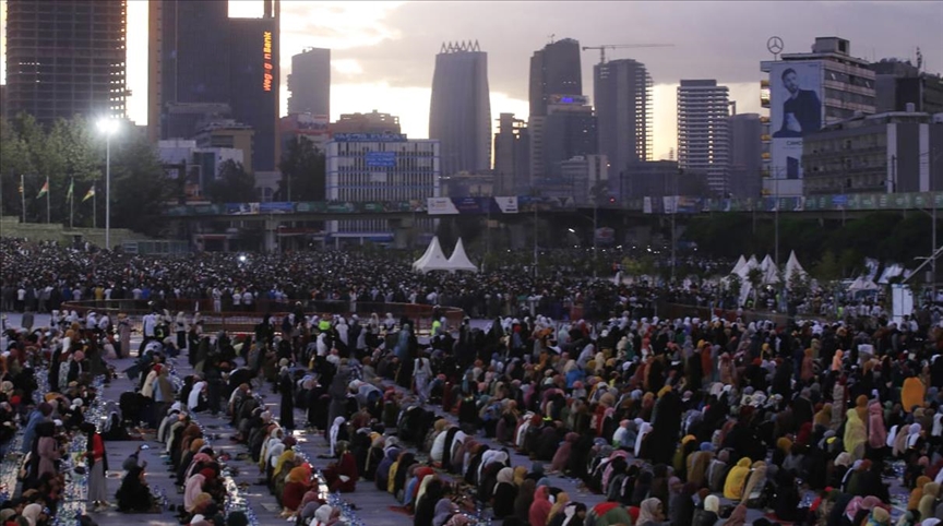Ethiopians observe grand iftar on capital streets, decry communal violence