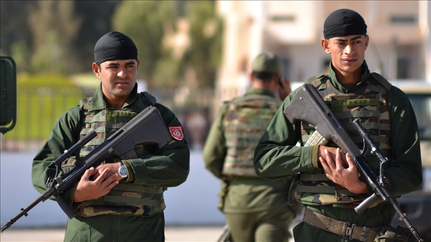 Tunisia arrests 10 terror suspects for planning attacks