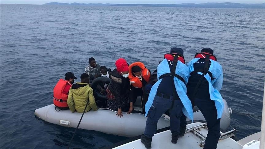 У побережья Измира за месяц спасено более 690 нелегальных мигранта