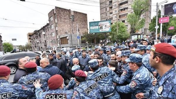Manifestations en Arménie : 189 personnes placées en garde à vue