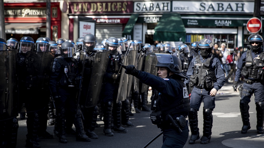 Manifestation de policiers à Paris : 3 militants contre les violences policières interpellés