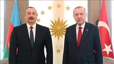 Le président turc, Erdogan s'entretient avec son homologue azerbaïdjanais, Aliyev