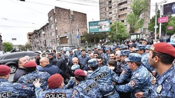 В Армении проходят акции протеста против правительства