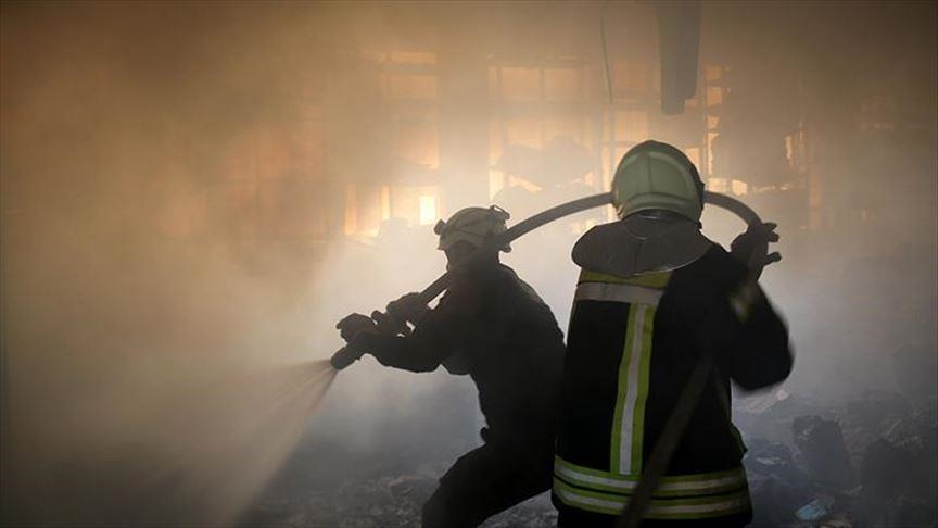 Firefighters in Pakistan’s Karachi working against odds