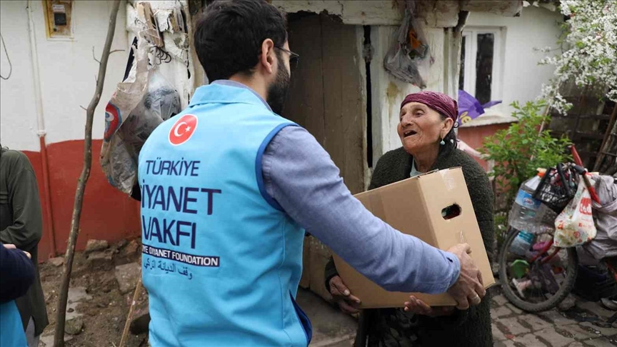 Fondacioni Diyanet i Turqisë gjatë muajit Ramazan shpërndau ndihma për mbi 2 milion njerëz