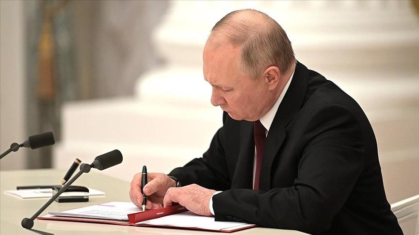 Putin signs decree on Russia's response to sanctions