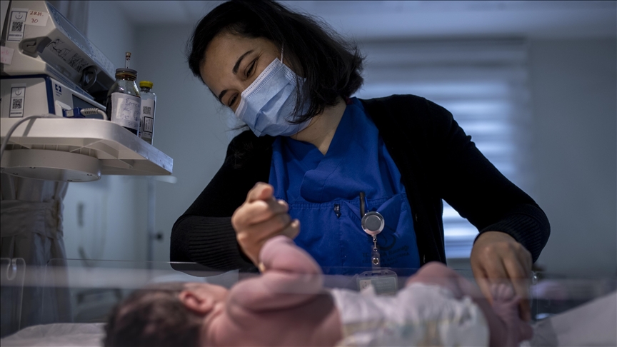 Döne ebe, 16 yıldır annelerin yavrularıyla ilk buluşmasına tanıklık ediyor