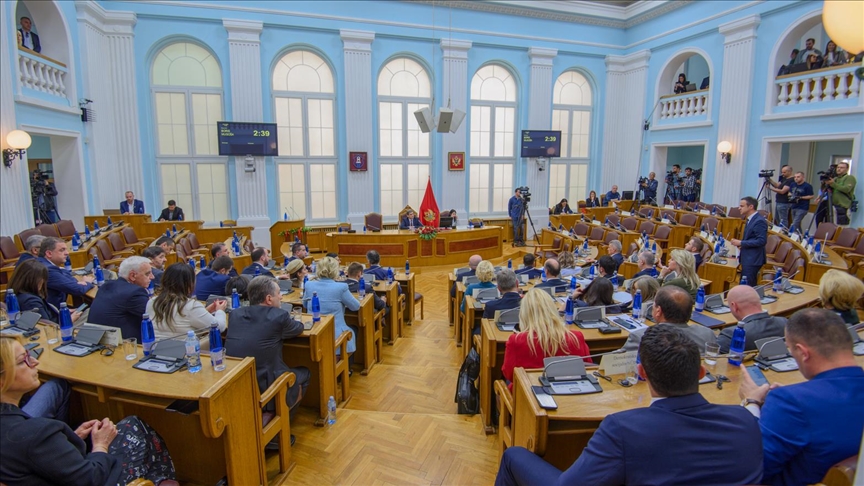 Skupština Crne Gore: Privremeno ukinut PDV na brašno i jestivo ulje