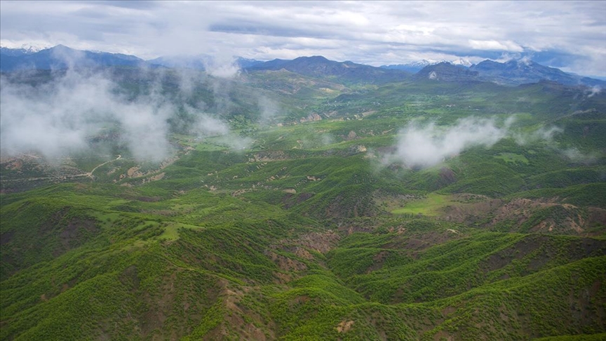 Tunceli'nin yeşile bürünen doğası havadan görüntülendi