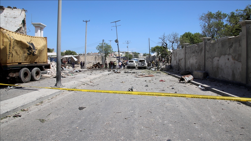Bomb blast outside Somali capital kills 2 civilians