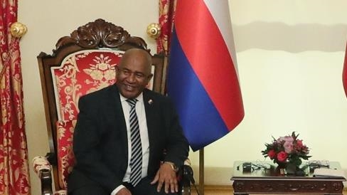 Comores : Le Président Azali Assoumani aménage le gouvernement