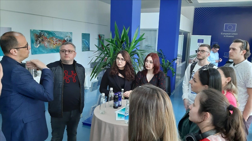 “Vetëm puna në fushën e teknologjisë mund ta parandalojë ikjen e rinisë nga Kosova”