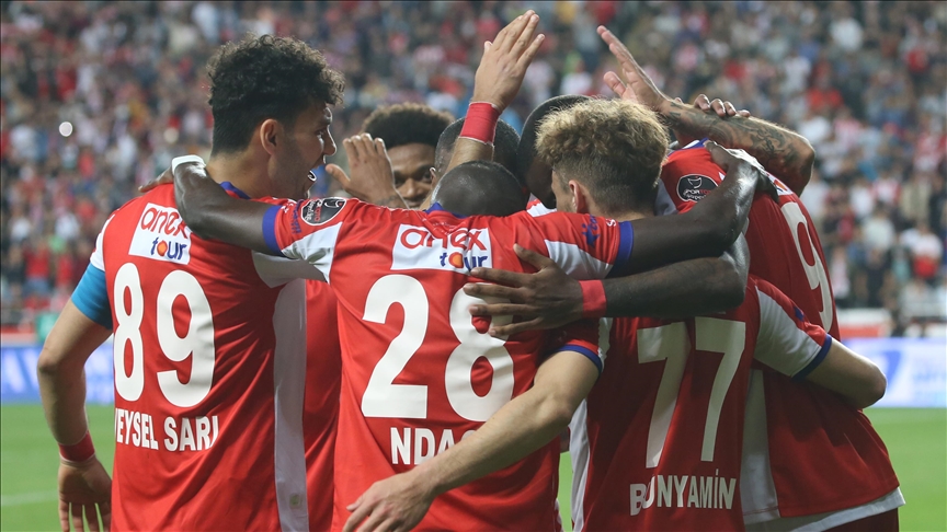 Antalyaspor'un 14 maçlık namağlup unvanı rekor getirdi